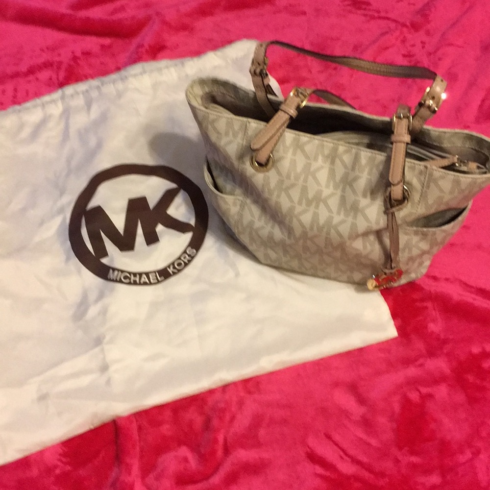 Make an offer! Michael Khors signature tote